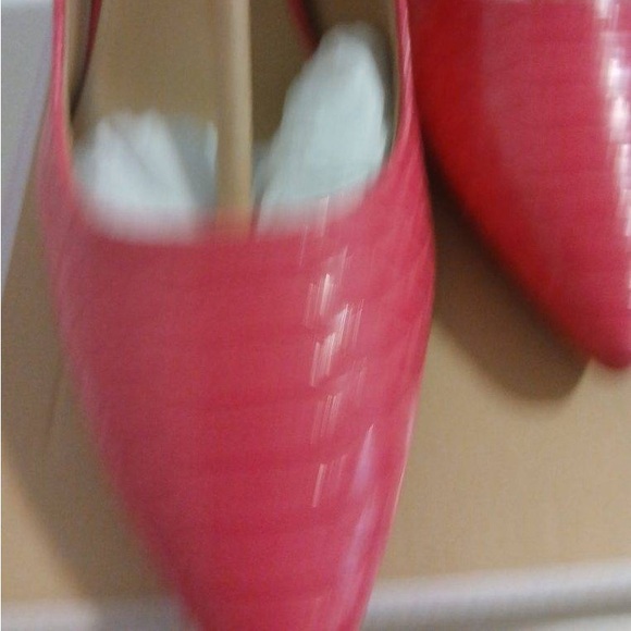 Shoes - Picture 2 of 4